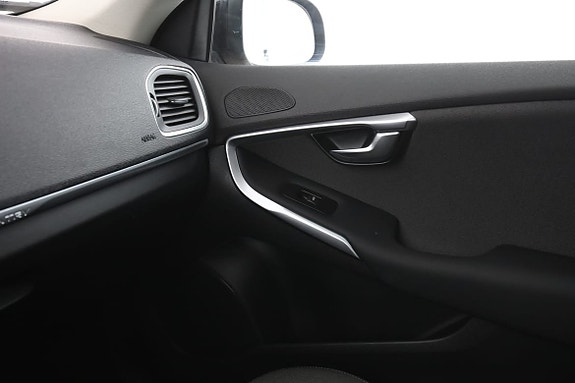 Volvo V40 Cross Country 29 of 30