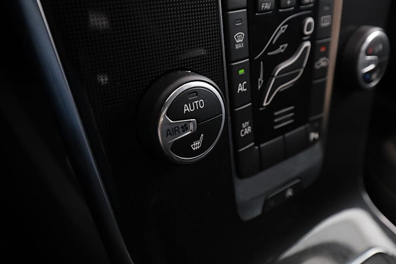 Volvo V40 Cross Country 25 of 30