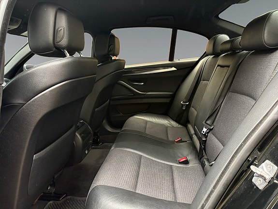 BMW 523i 7 of 17