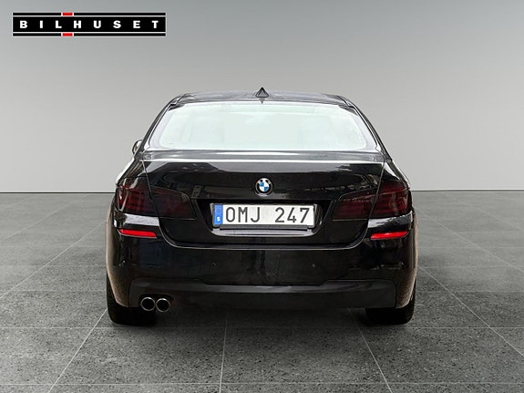 BMW 523i 9 of 17
