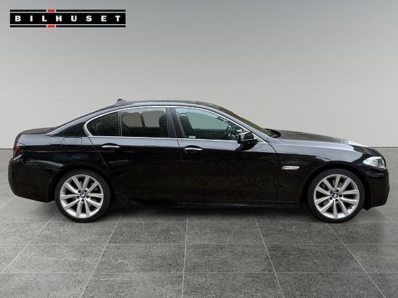 BMW 523i 16 of 17