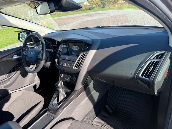 Ford Focus 10 of 15