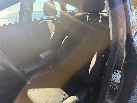 Ford Focus 9 of 15