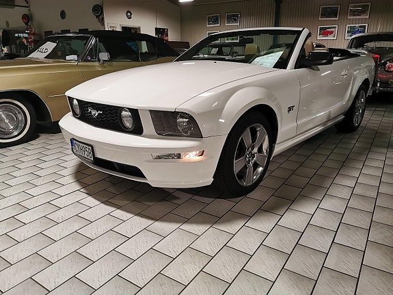 Ford Mustang 12 of 19
