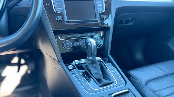 Volkswagen Passat 20 of 22