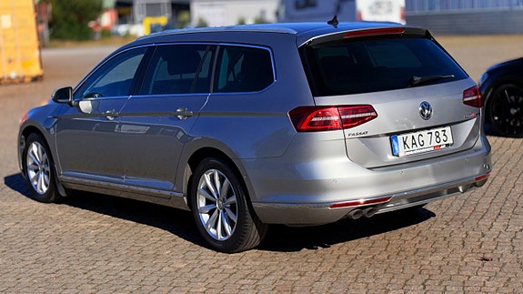 Volkswagen Passat 7 of 22
