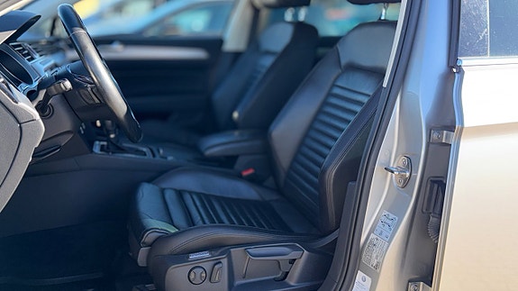 Volkswagen Passat 13 of 22