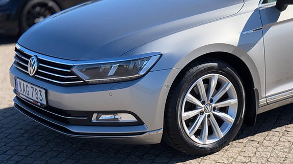 Volkswagen Passat 9 of 22