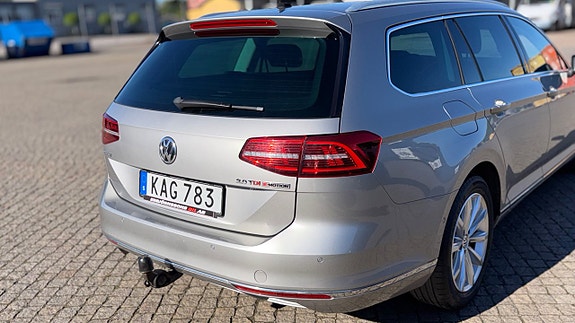 Volkswagen Passat 10 of 22