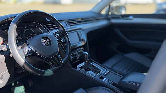 Volkswagen Passat 12 of 22