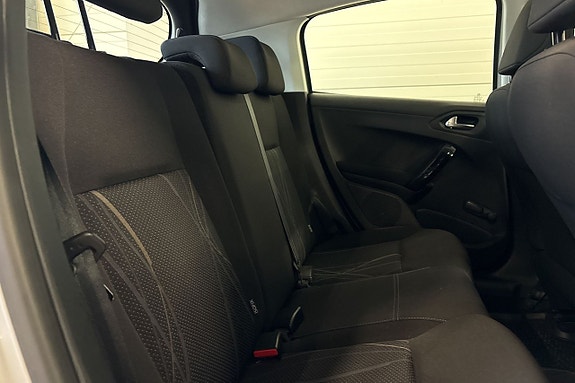 Peugeot 208 10 of 21