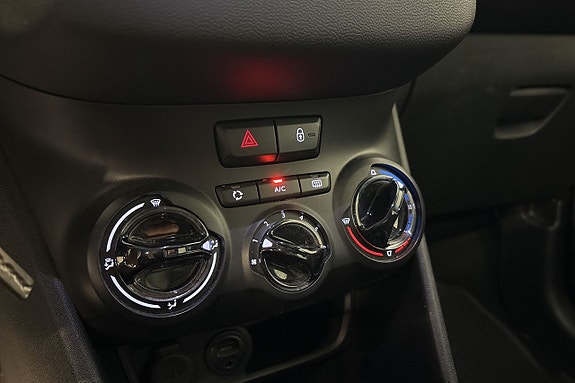 Peugeot 208 19 of 21