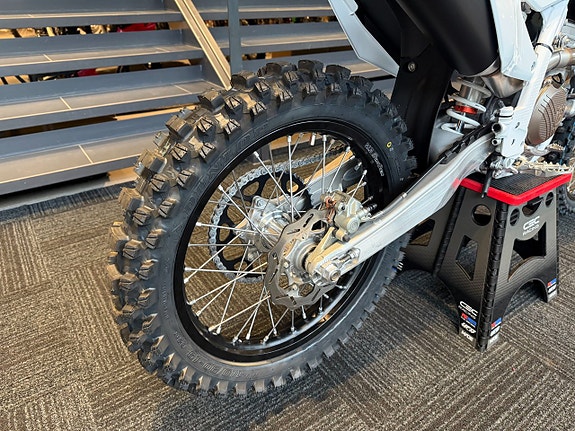 Husqvarna FC 350 4 of 9
