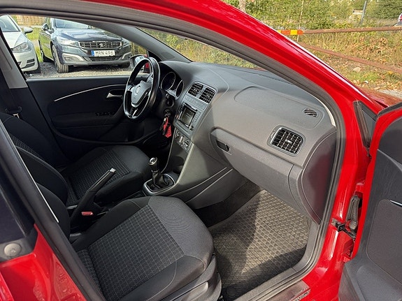 Volkswagen Polo 13 of 21