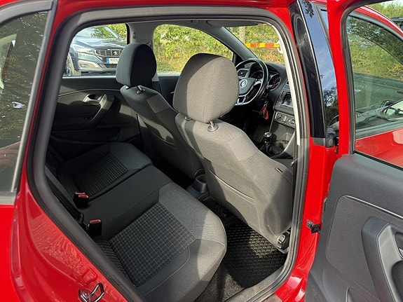 Volkswagen Polo 11 of 21