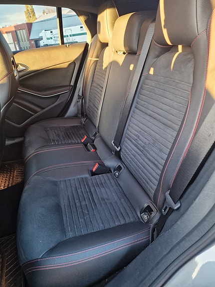 Mercedes-Benz CLA220 d 12 of 17