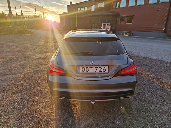 Mercedes-Benz CLA220 d 4 of 17