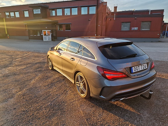 Mercedes-Benz CLA220 d 3 of 17