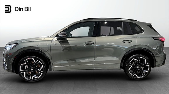 Volkswagen Tiguan 2 of 24