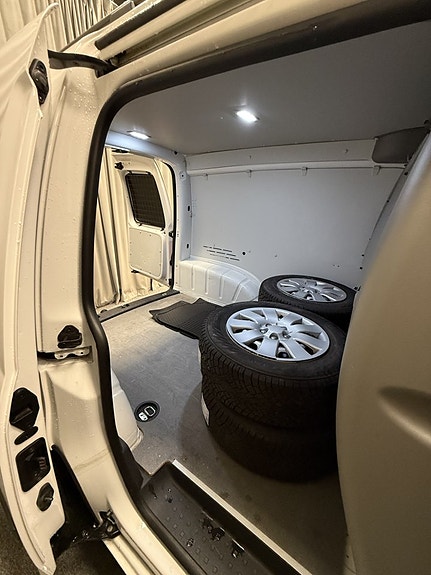 Volkswagen Caddy 8 of 11