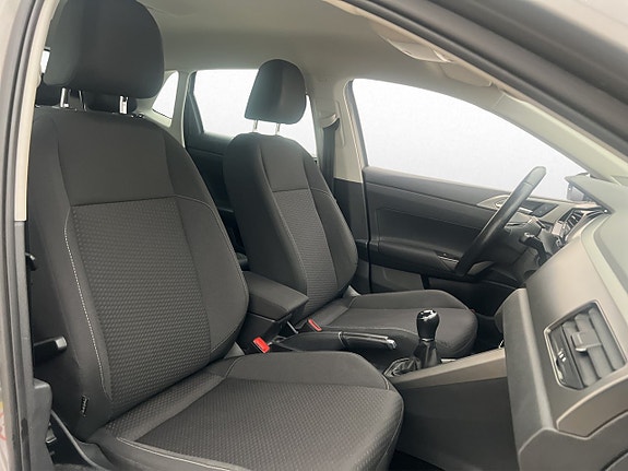 Volkswagen Polo 12 of 27