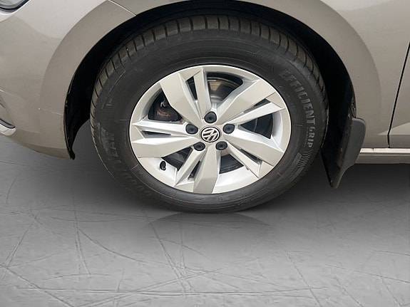 Volkswagen Polo 24 of 27