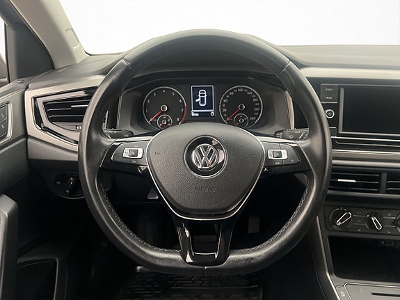 Volkswagen Polo 10 of 27