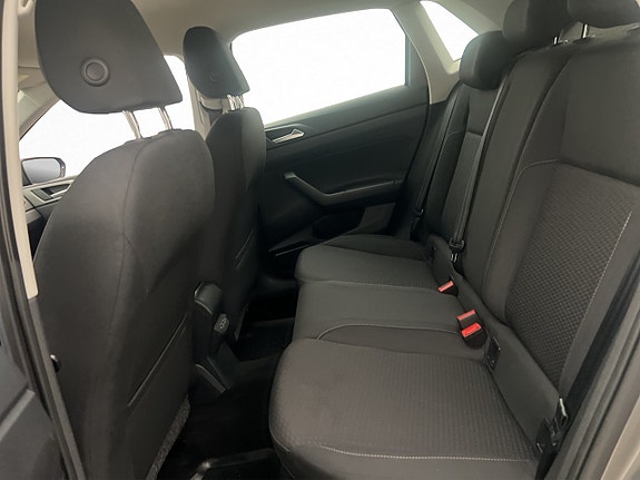 Volkswagen Polo 16 of 27