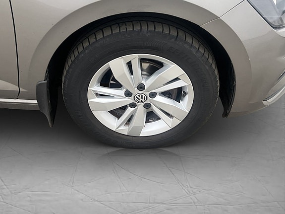 Volkswagen Polo 11 of 27
