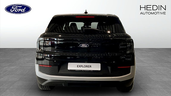 Ford Explorer 7 of 9