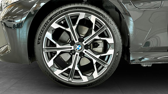 BMW 330e 9 of 9