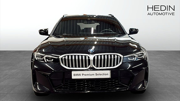 BMW 330e 8 of 9