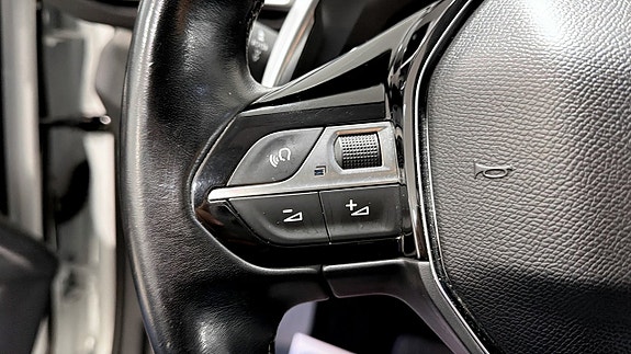 Peugeot 3008 11 of 17