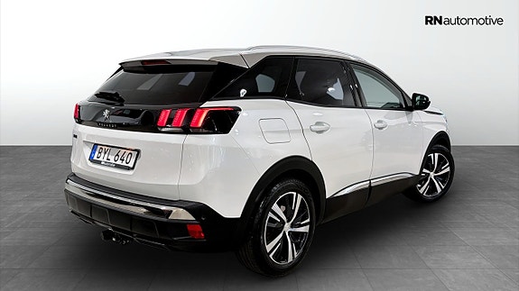 Peugeot 3008 2 of 17