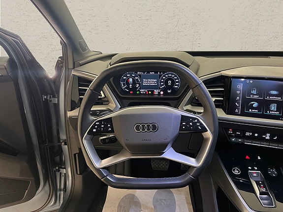 Audi Q4 e-tron 5 of 7