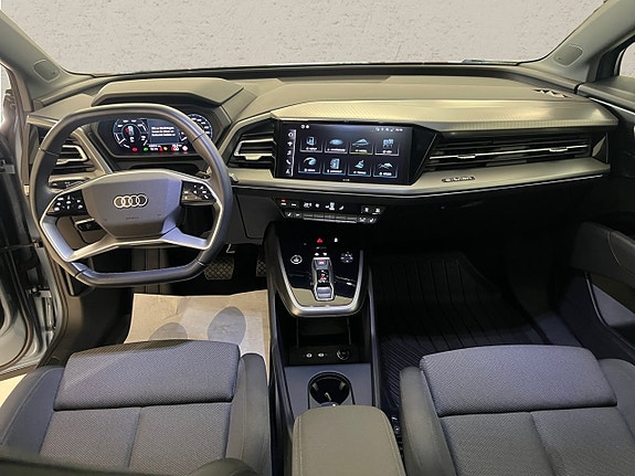 Audi Q4 e-tron 4 of 7