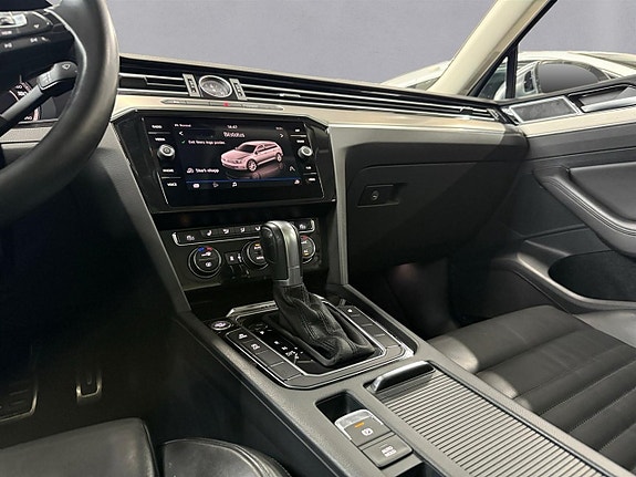 Volkswagen Passat Alltrack 19 of 26