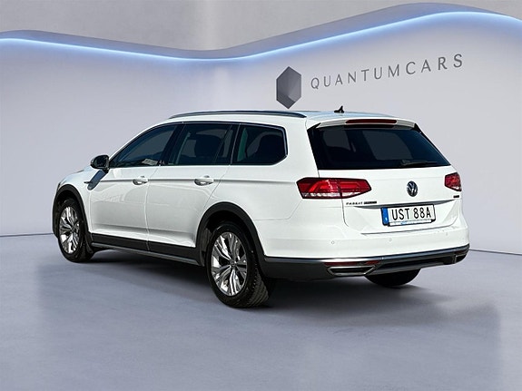 Volkswagen Passat Alltrack 3 of 26