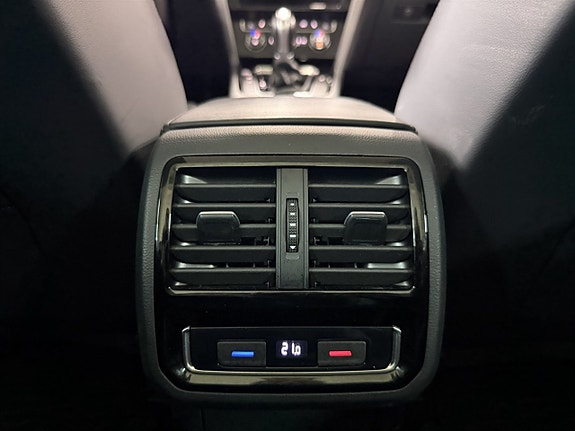 Volkswagen Passat Alltrack 24 of 26