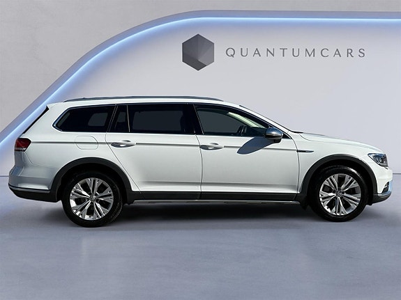 Volkswagen Passat Alltrack 7 of 26