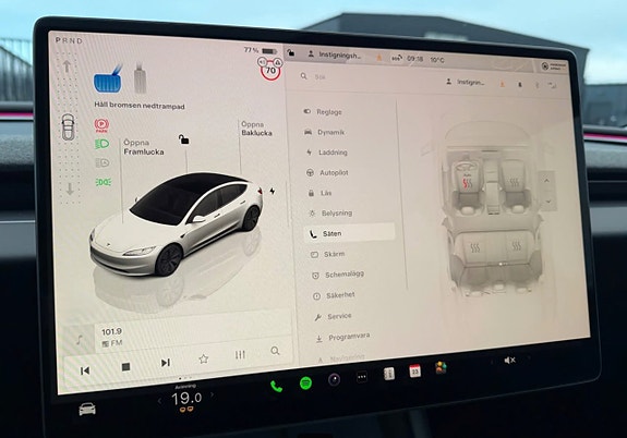 Tesla Model 3 10 of 14