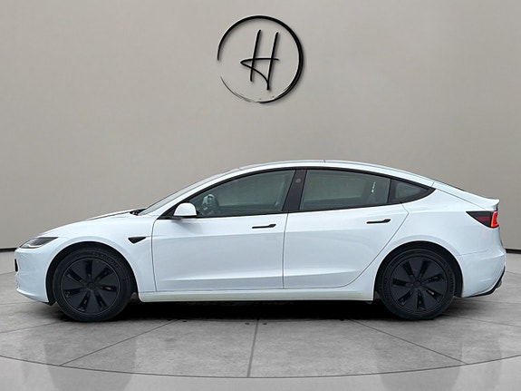 Tesla Model 3 6 of 14