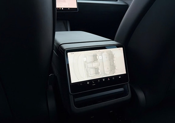 Tesla Model 3 9 of 14