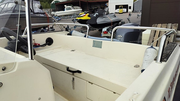 Uttern 4602 + Yamaha F40FETL 6 of 6