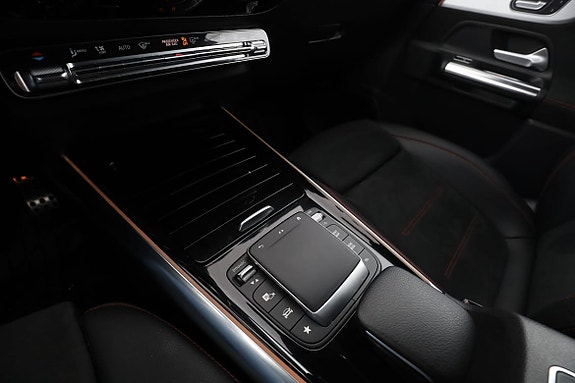 Mercedes-Benz GLA250+ 24 of 30