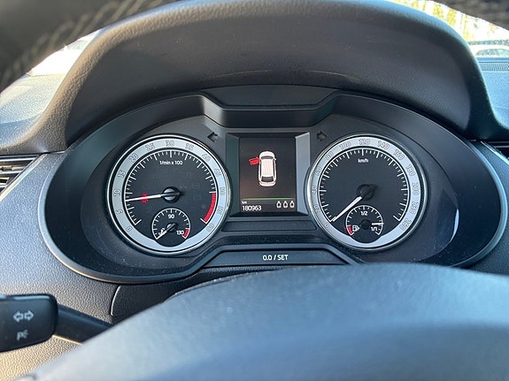 Skoda Octavia 8 of 12