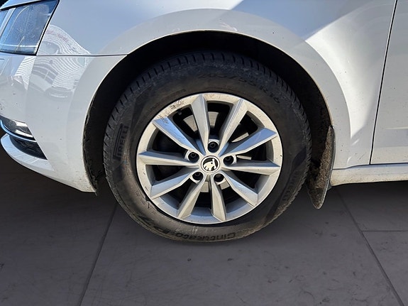 Skoda Octavia 6 of 12
