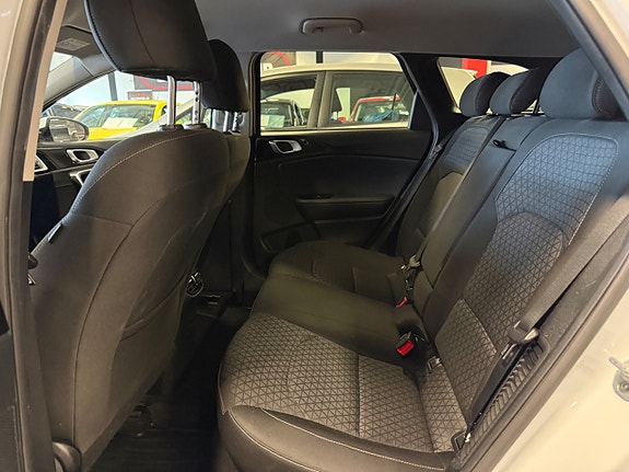Kia Ceed 15 of 30