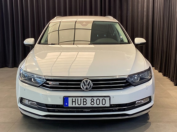 Volkswagen Passat 4 of 30