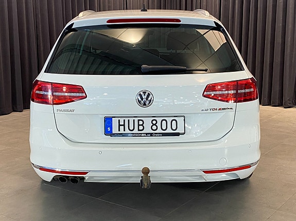 Volkswagen Passat 2 of 30